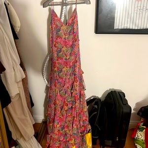 Médium Dress from 12th tribe never worn.